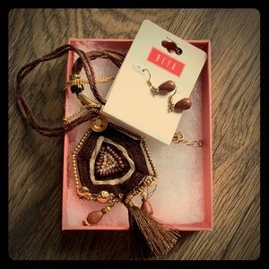 Beya statement Necklace and Earrings set